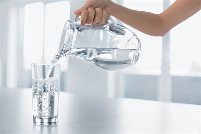 高血压、喝水、白开水、水杯-康兴医疗器械官网